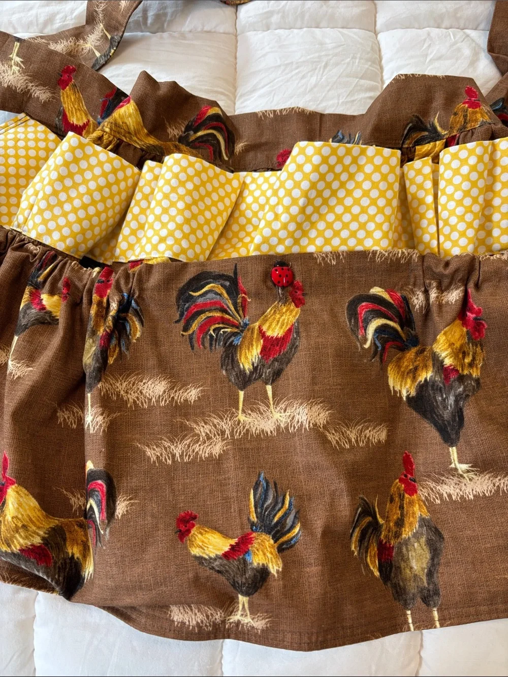 Apron egg collector Brown Rooster Print with Yellow Accent
